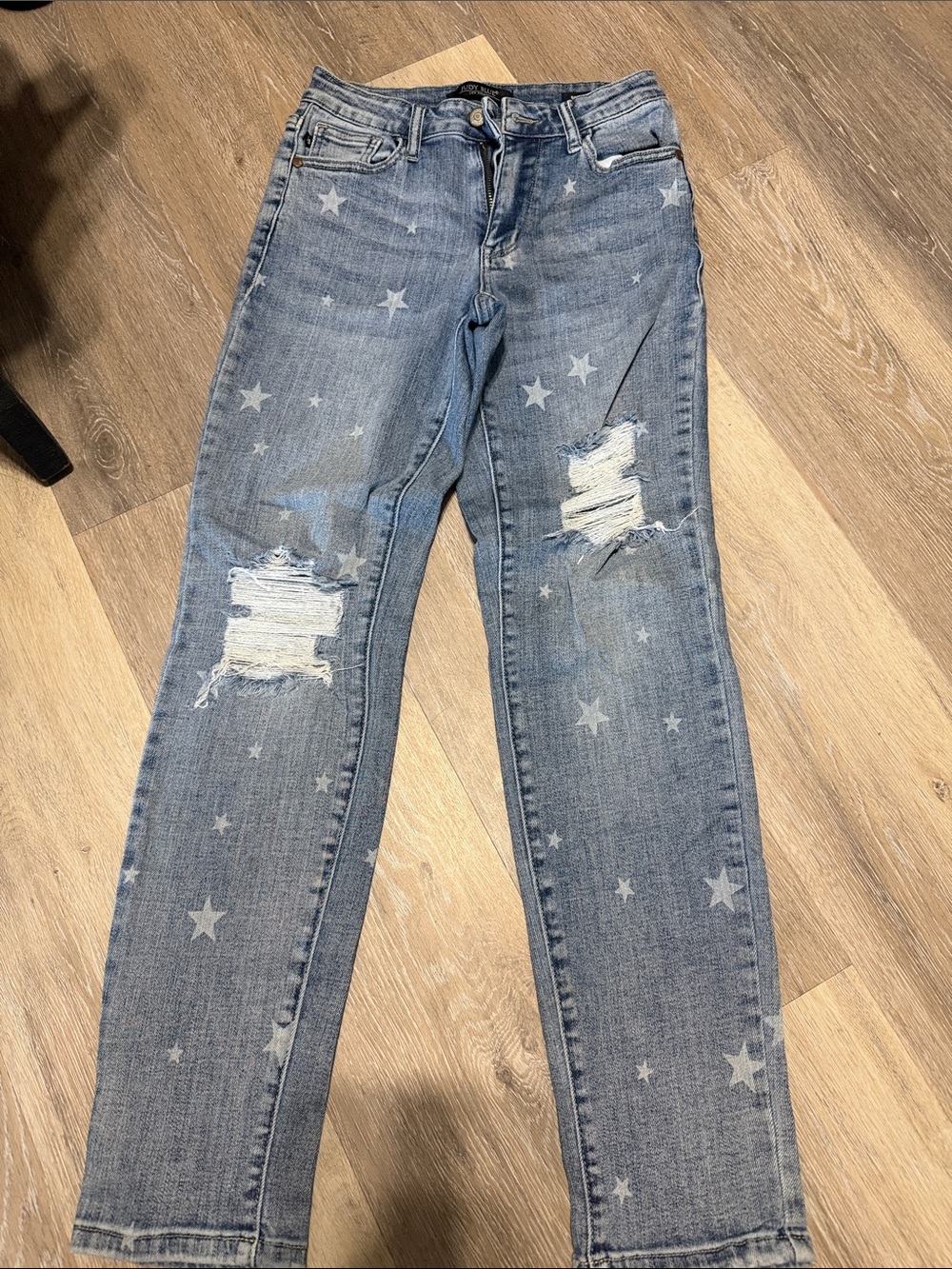 Size 1 Judy Blue Light Blue Star-Print Skinny Jeans